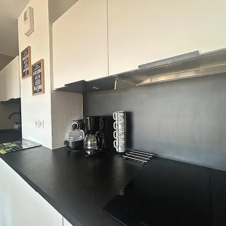 Cette With Terrace And Parking