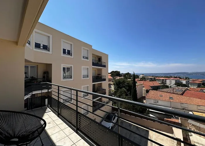 Appartement Cette With Terrace And Parking Sète